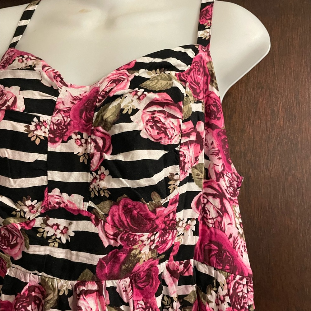 Torrid Brand Women's Size 2 Striped Floral Challis Dress Bright Pink & Black - Picture 5 of 6